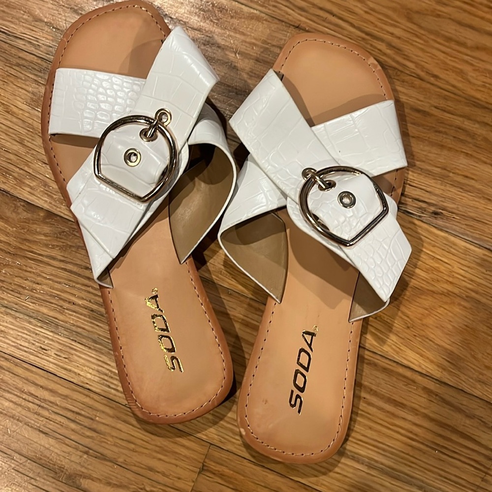 NWOT - Soda White Sandals - Size 7.5